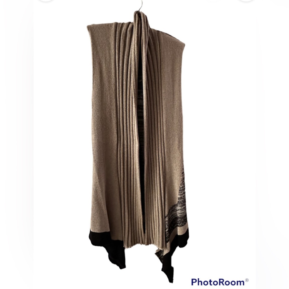 Zele Open Front, Skeeveless Cardigan Vest, Black and Beige, size M